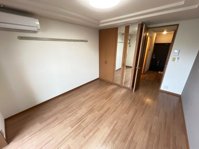 シャルマン・中島の居間・リビング|7.5帖洋室　2024年壁全張替え