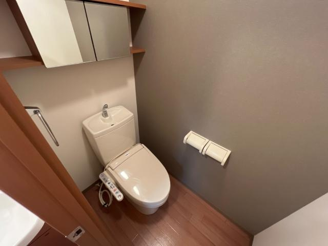 シャルマン・中島のトイレ|冬も暖かい温水暖房便座