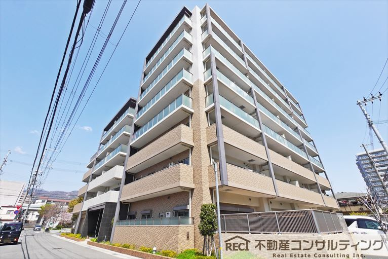 プレサンスロジェ東灘青木の外観