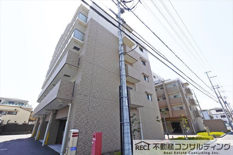 プレサンスロジェ東灘青木の外観