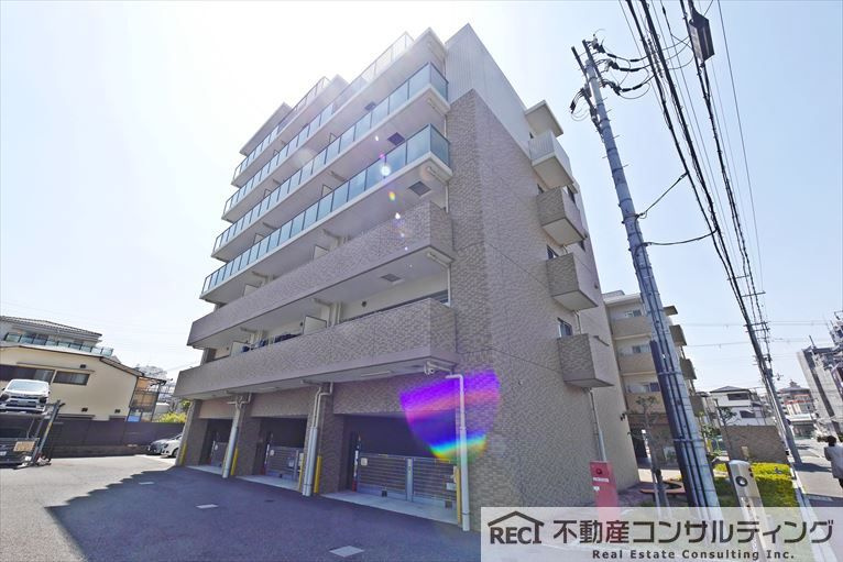 プレサンスロジェ東灘青木の外観