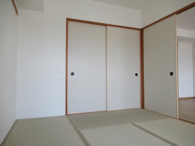HAT神戸・脇の浜１ＬＤＫ（高層棟）の和室|畳の上でゆっくりとくつろげる和室です