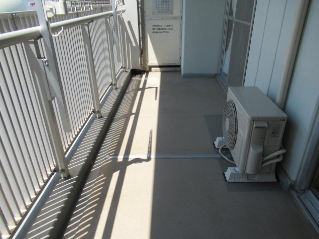 HAT神戸・脇の浜１ＬＤＫ（高層棟）のバルコニー|開放的で明るい空間を演出してくれるバルコニーです