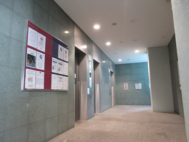 HAT神戸・脇の浜１ＬＤＫ（高層棟）のロビー|毎日通るロビーはこのようになっています