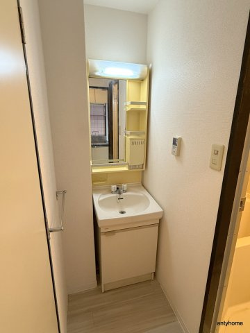 Do九条1の洗面所