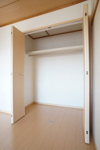 カーサ八幡林の収納