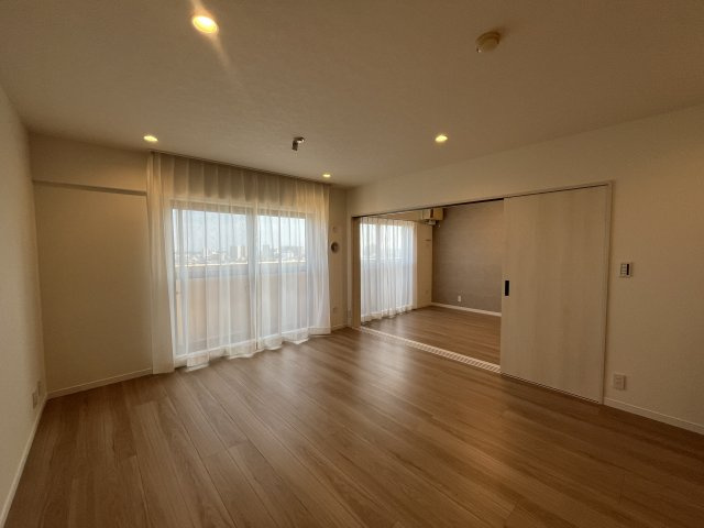 ライオンズマンション中央林間第７の居間・リビング|リビングから洋室３