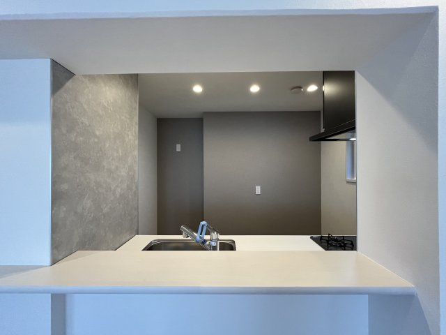 ライオンズマンション中央林間第７のキッチン|リビングからカウンターキッチン