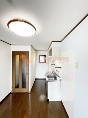 【内装】 | クラウンV | 明るい室内です