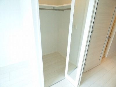 【収納】 | エンクレスト舞鶴II | 別号室の写真になります。現況優先。