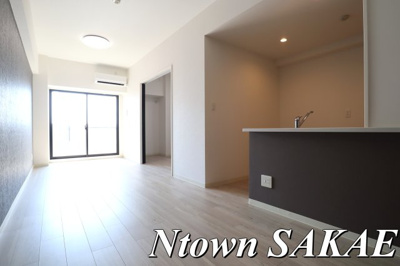 【居間・リビング】 | GRANDUKE正木 | こちらのリビングで趣味の時間をお楽しみください