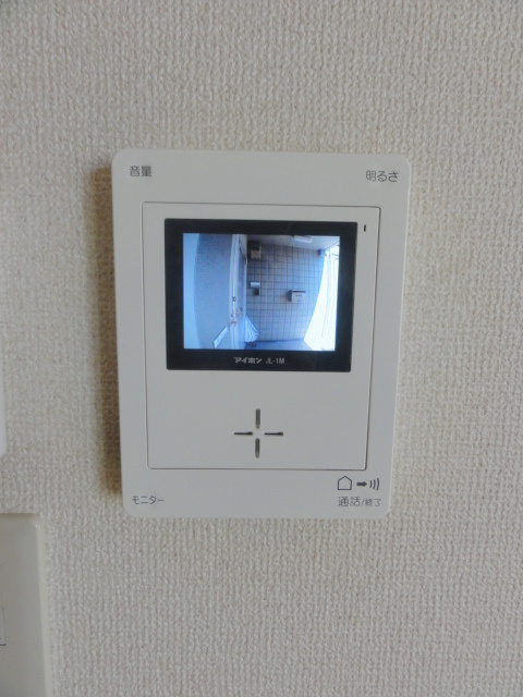 アイビーハウスのセキュリティ|★訪問者が一目でわかるモニター付インターホン★