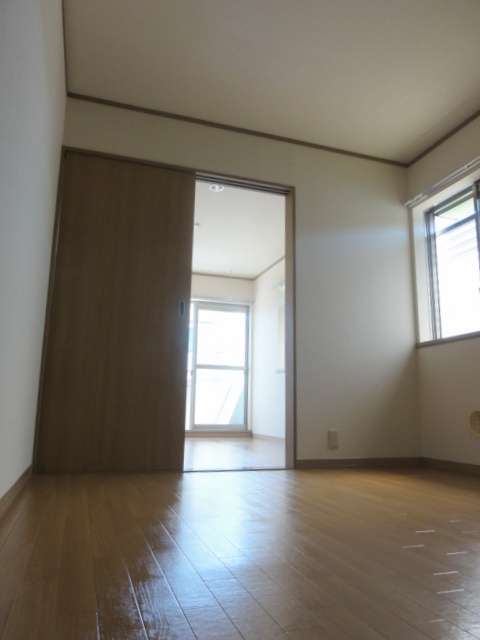 アイビーハウスの居間・リビング|★ダイニングから洋室にかけて★