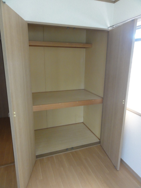アイビーハウスの収納|★収納は押し入れタイプです★
