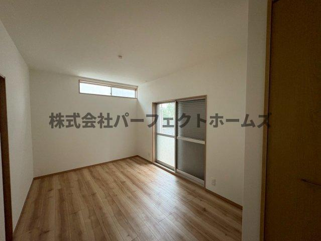 茄子作2丁目戸建　賃貸の洋室|明るい洋室です