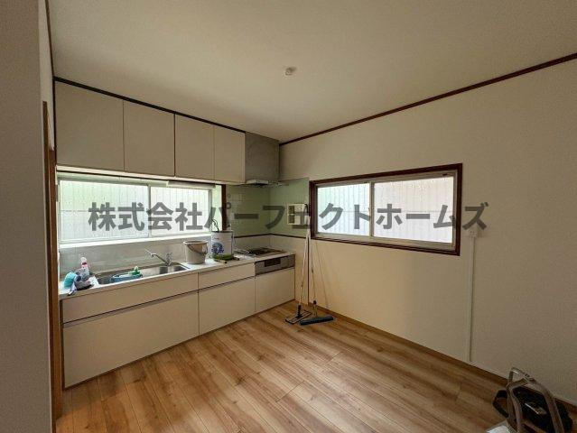 茄子作2丁目戸建　賃貸の居間・リビング|ゆったりとしたリビングです