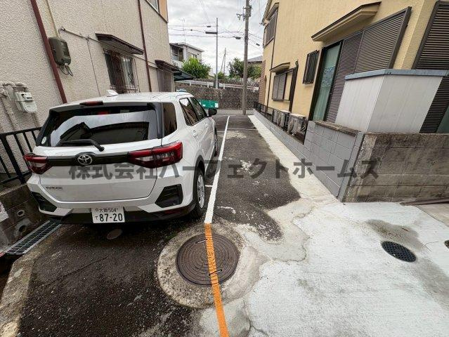 茄子作2丁目戸建　賃貸の駐車場|駐車場があるので、車を買う予定の方も安心です