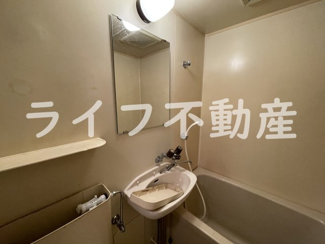 五百石マンションの独立洗面台