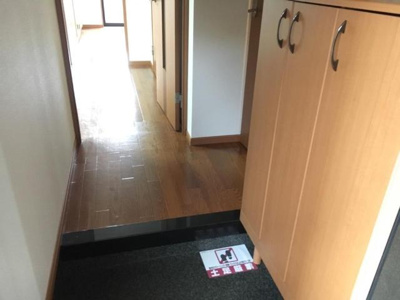 【玄関】 | Ｃｈｅｚ－ｍｏｉ 神畑（シェモアカミハタ） | 玄関