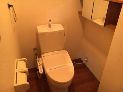 【トイレ】 | Ｃｈｅｚ－ｍｏｉ 神畑（シェモアカミハタ） | シャワー付トイレ