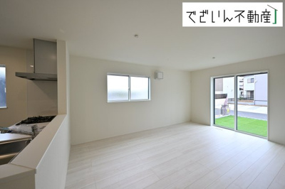 【居間・リビング】 | LIGNAGE東松山市石橋  【平屋】新築住宅 | ≪2号棟≫
現地(2025年9月撮影)