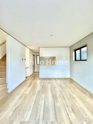 【居間・リビング】 | 江戸川区南葛西6丁目新築分譲住宅 | 【居間・リビング】「ＬＤＫは家族団らんをデザイン」広いＬＤＫでは家族が集まり一緒の時間を過ごせる工夫がされております。何気ない一日の当たり前のひとコマがいつか一生の宝物になります