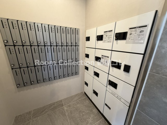 エステシア名駅のエントランス