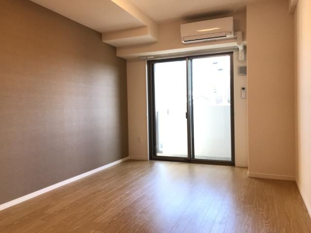 エイチ・ツーオー新深江の居間・リビング|洋室