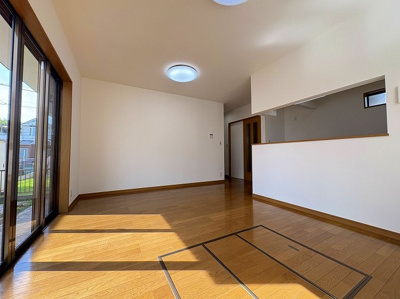 【居間・リビング】 | 藤沢市柄沢 中古戸建 全1棟