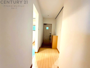 大きな玄関収納付きの玄関です　家族皆様の履物をしっかり収納できます