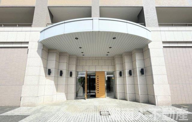 ファミール南葉山西海岸通りのエントランス|建物の内部です