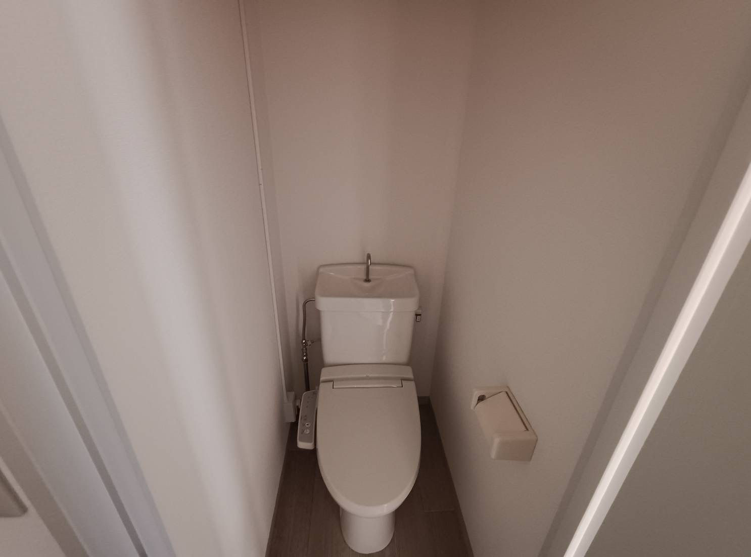 府中市白糸台６丁目のアパートのトイレ