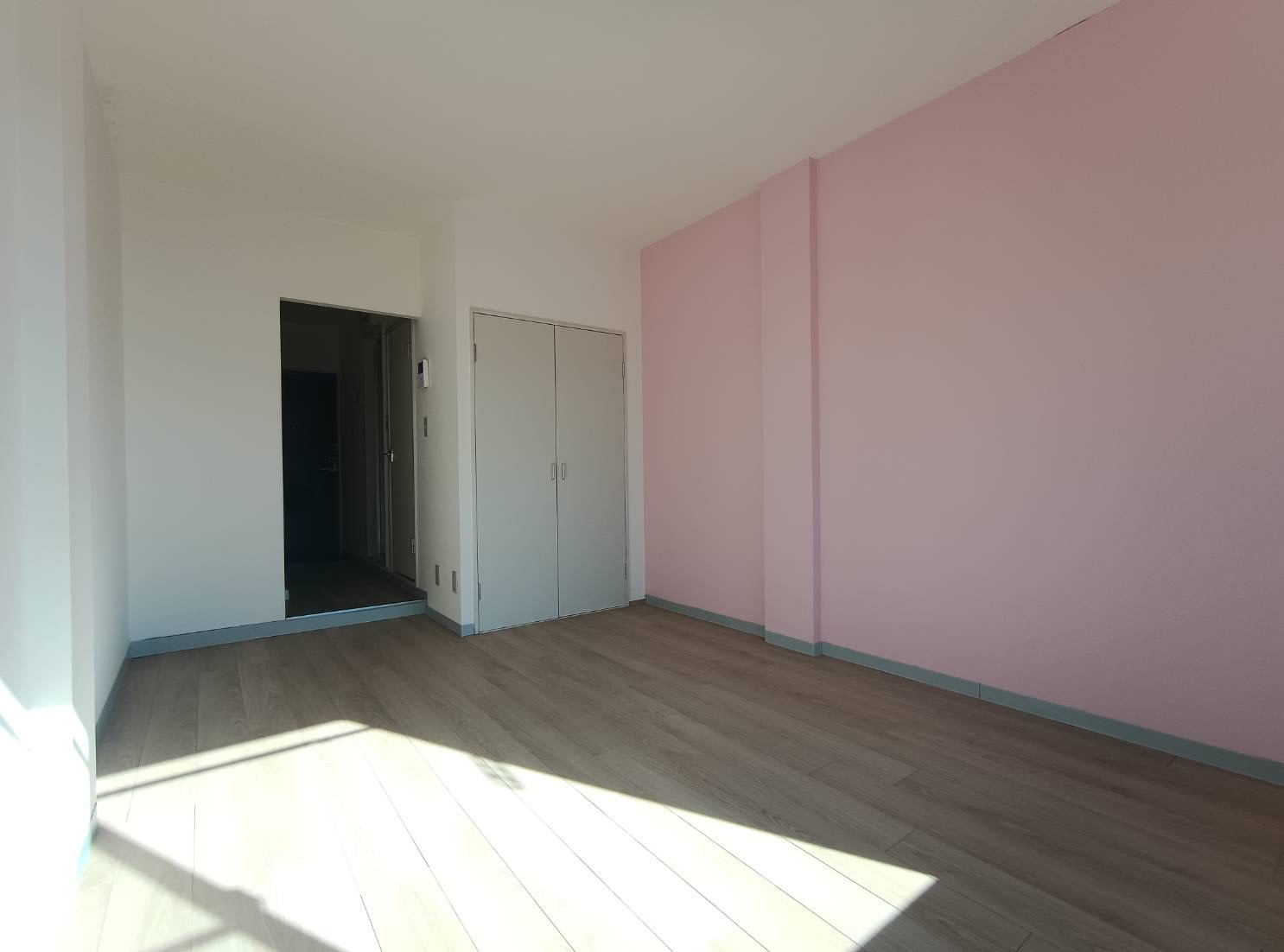 府中市白糸台６丁目のアパートの居間・リビング