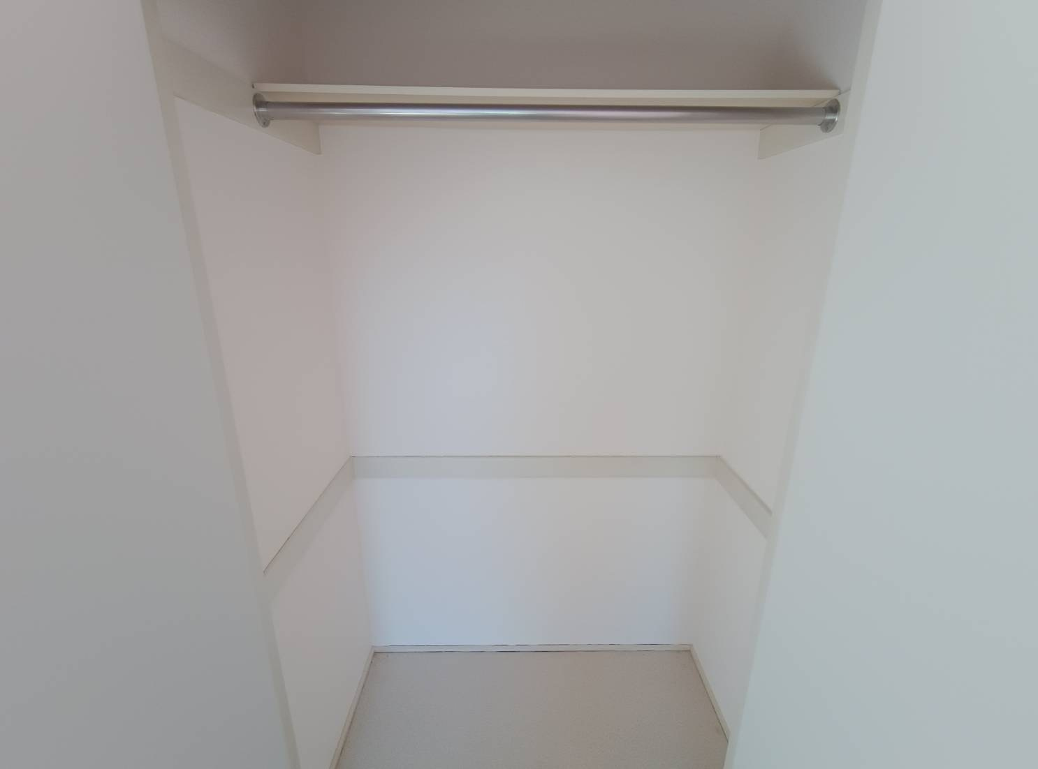 府中市白糸台６丁目のアパートの収納