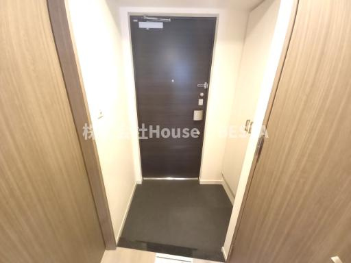 プレサンスブルーム新神戸の玄関