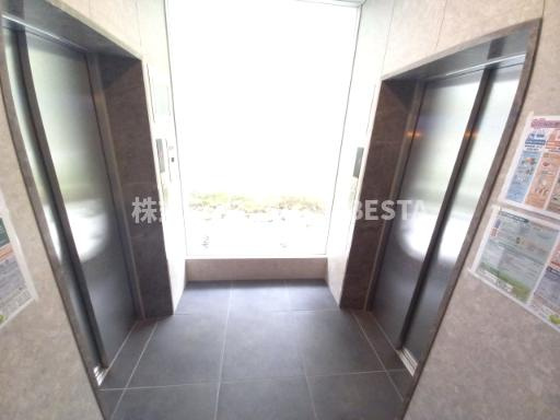 プレサンスブルーム新神戸のロビー