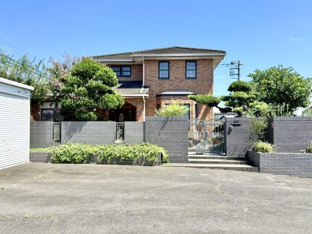 【中古戸建】伊勢崎市香林町2丁目の外観|■外観｜親戚や友人を何度でも招きたくなってしまうようなお家です＾＾