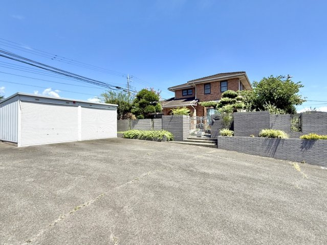 【中古戸建】伊勢崎市香林町2丁目の外観|■外観｜永く住むほどに愛着を深める、味わい豊かなデザインです♪