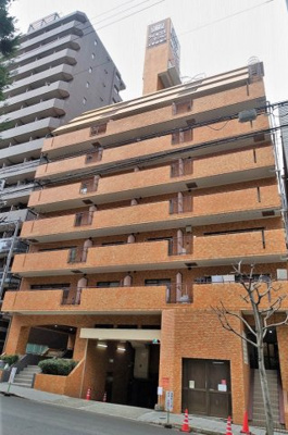 【外観】 | ライオンズマンション大手前第二 | シューズインクローゼットにも窓が有り、換気良好♪