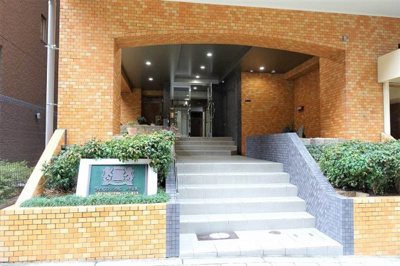 【エントランス】 | ライオンズマンション大手前第二 | 徒歩圏内に　コンビニやスーパー、飲食店などもあるので生活便利♪