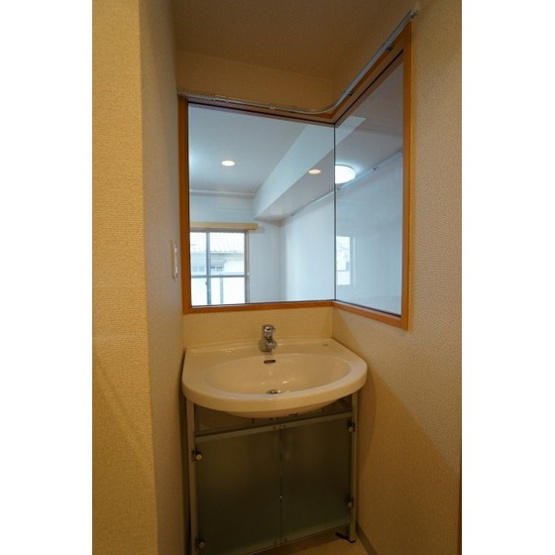 ロイヤルヒルズ浦和の独立洗面台