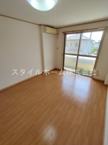 ライフパーク・アレイの寝室|別部屋写真です。