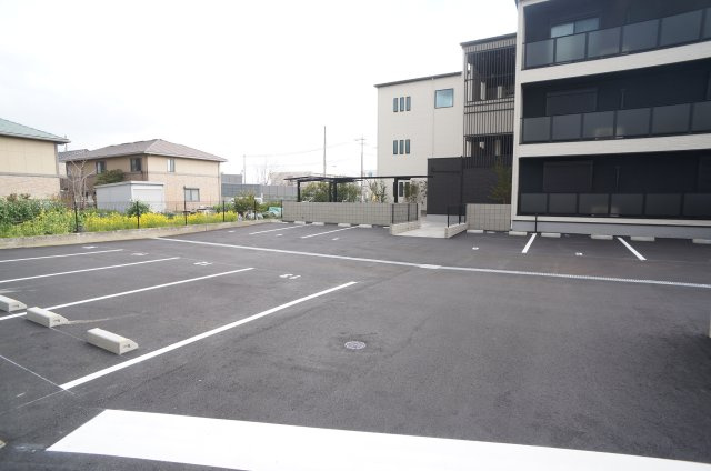 アイメゾン　ドゥ　シトラスの駐車場
