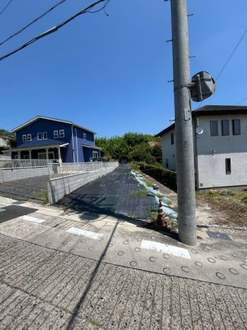 瀬戸市背戸側町の売地の前面道路含む現地写真