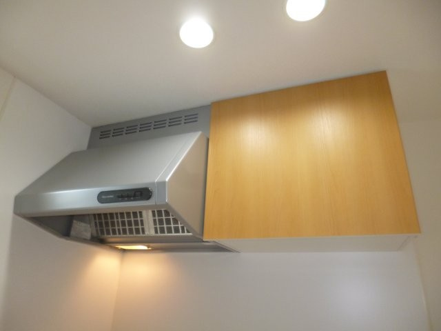 Al Sole Aのキッチン|キッチン上収納