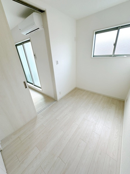 【洋室】 | Villa　41　YAMATE　SUITA