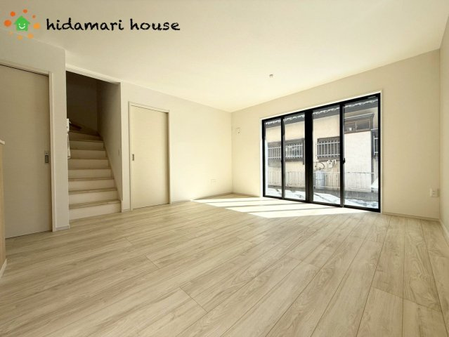 桶川市上日出谷3期　新築戸建　ずっとプラス01の居間・リビング|LDK：15.4帖