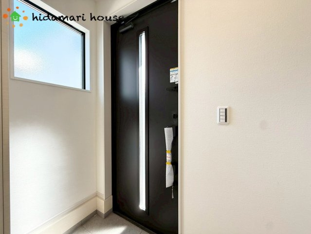 桶川市上日出谷3期　新築戸建　ずっとプラス01の玄関