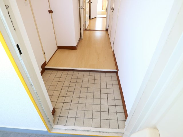 メゾン中島の玄関