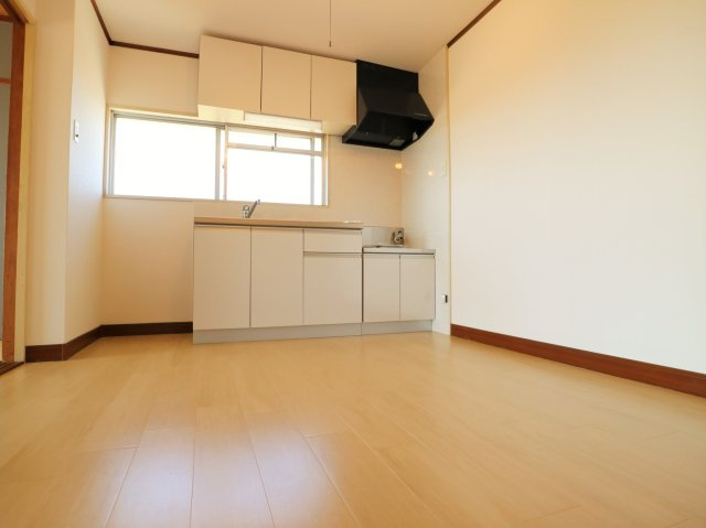 メゾン中島の居間・リビング